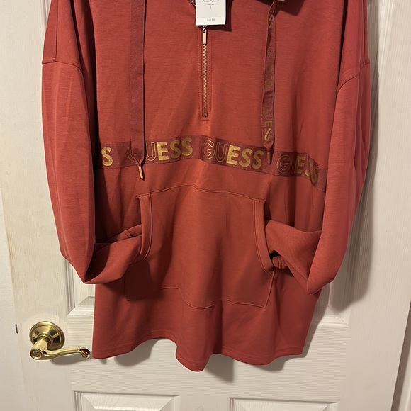 Guess Hoodie (L) - BRAND NEW 🩵 - Picture 6 of 7